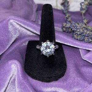 💍 ✈️ 💎 Magical describes it! Travel Ring For A Queen 👑 Glorious 6 carats. #EA42